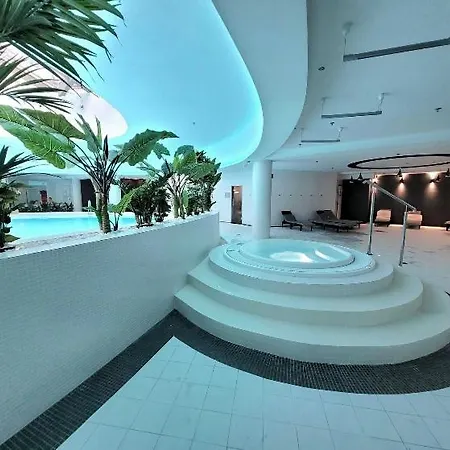 Hanza Tower Sky-20 Spa Pool & Jacussi & Sauna Apartment *